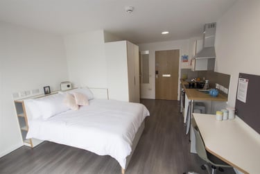 1 bed studio, North Hanover Street, Glasgow, G40PY - Image 4